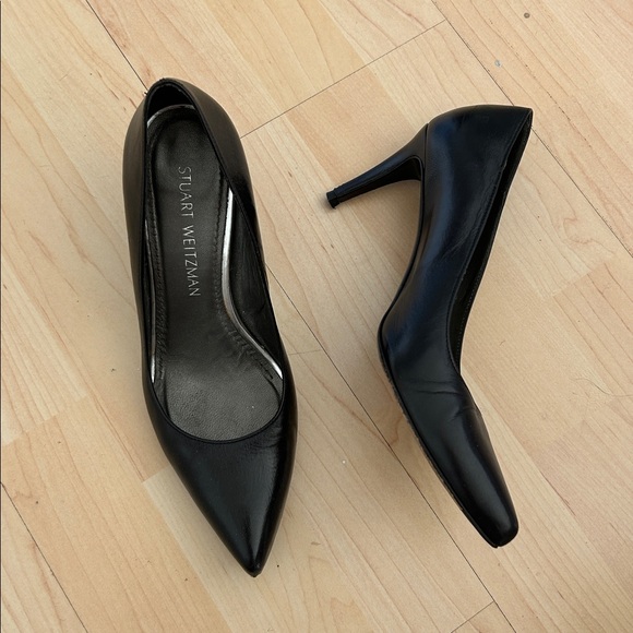 Stuart Weitzman Black Closed Toe Leather Pump - Picture 2 of 5